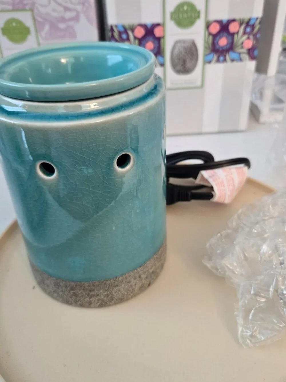 Scentsy Caribbean Blue Wax Warmer w Bulb Retired 6